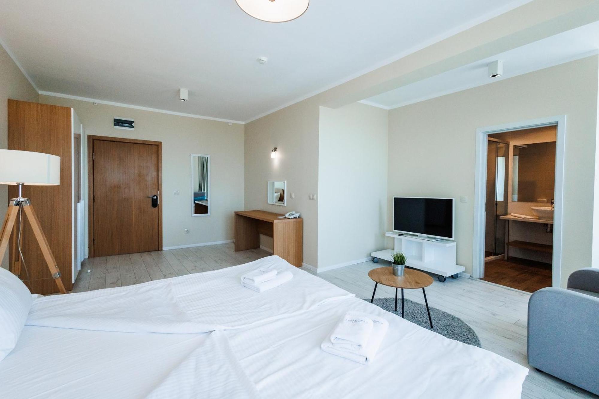 St. Panteleimon Beach Hotel เนเซบาร์ ภายนอก รูปภาพ
