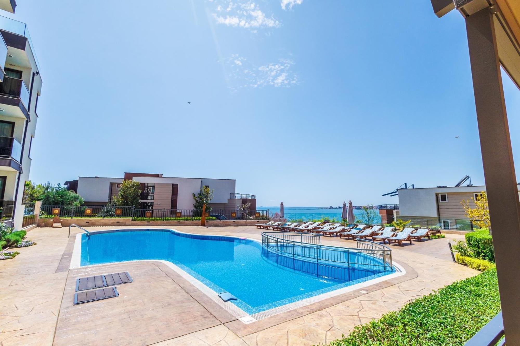 St. Panteleimon Beach Hotel เนเซบาร์ ภายนอก รูปภาพ