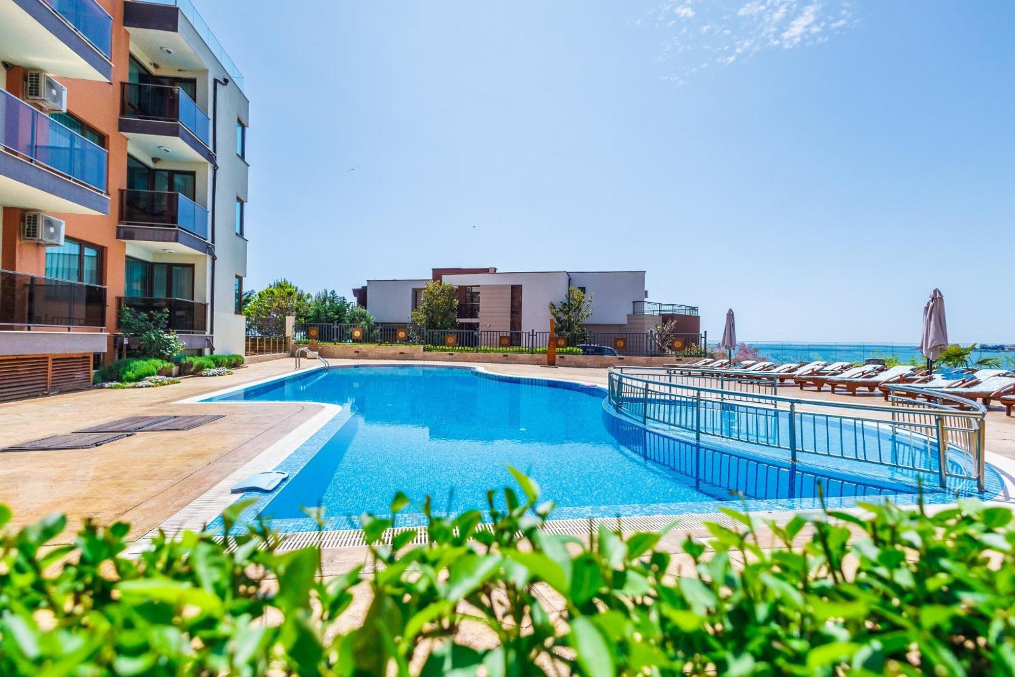 St. Panteleimon Beach Hotel เนเซบาร์ ภายนอก รูปภาพ
