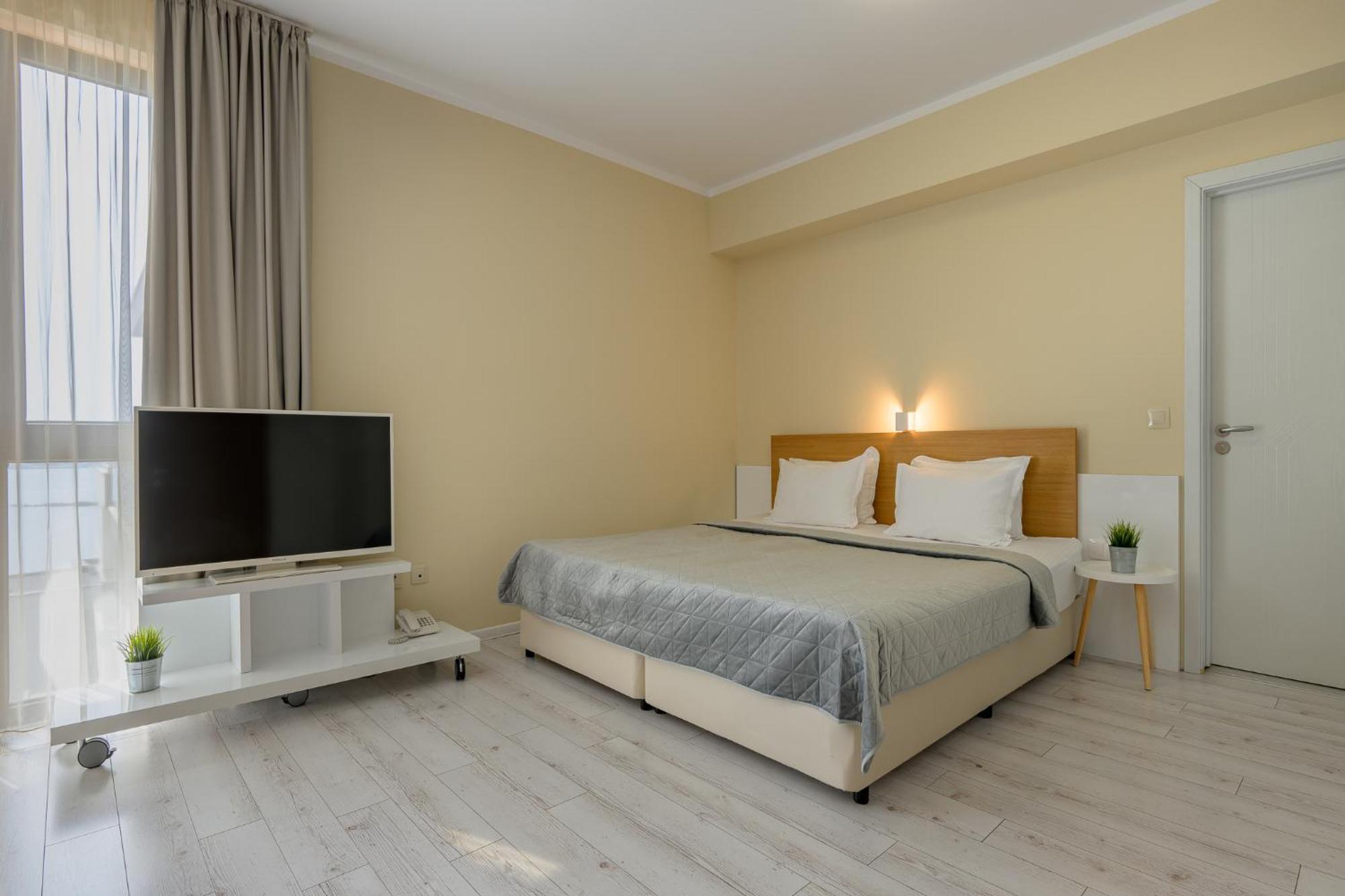 St. Panteleimon Beach Hotel เนเซบาร์ ภายนอก รูปภาพ