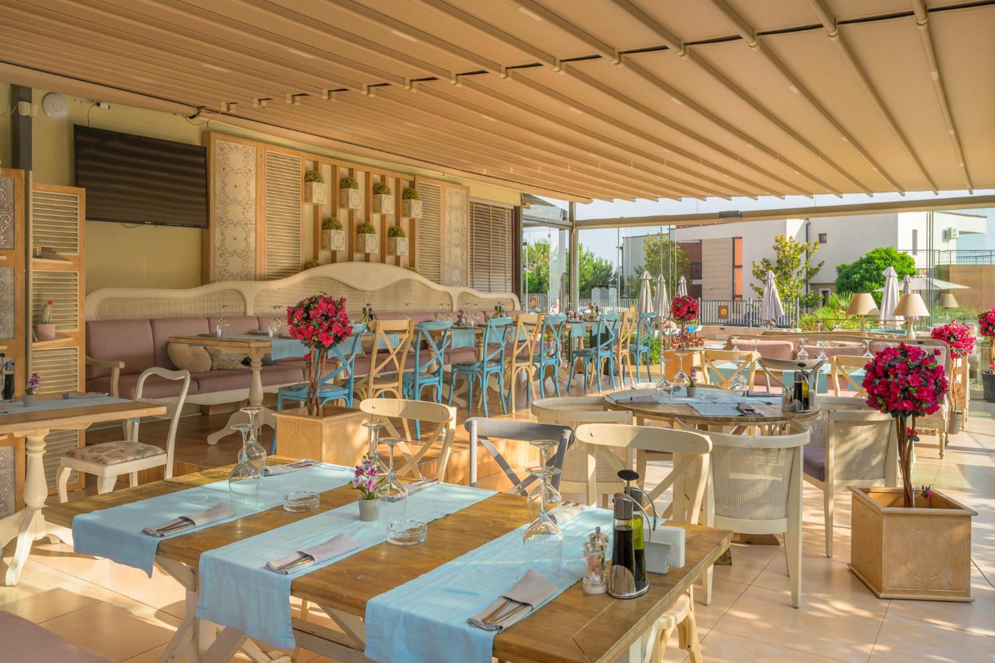 St. Panteleimon Beach Hotel เนเซบาร์ ภายนอก รูปภาพ
