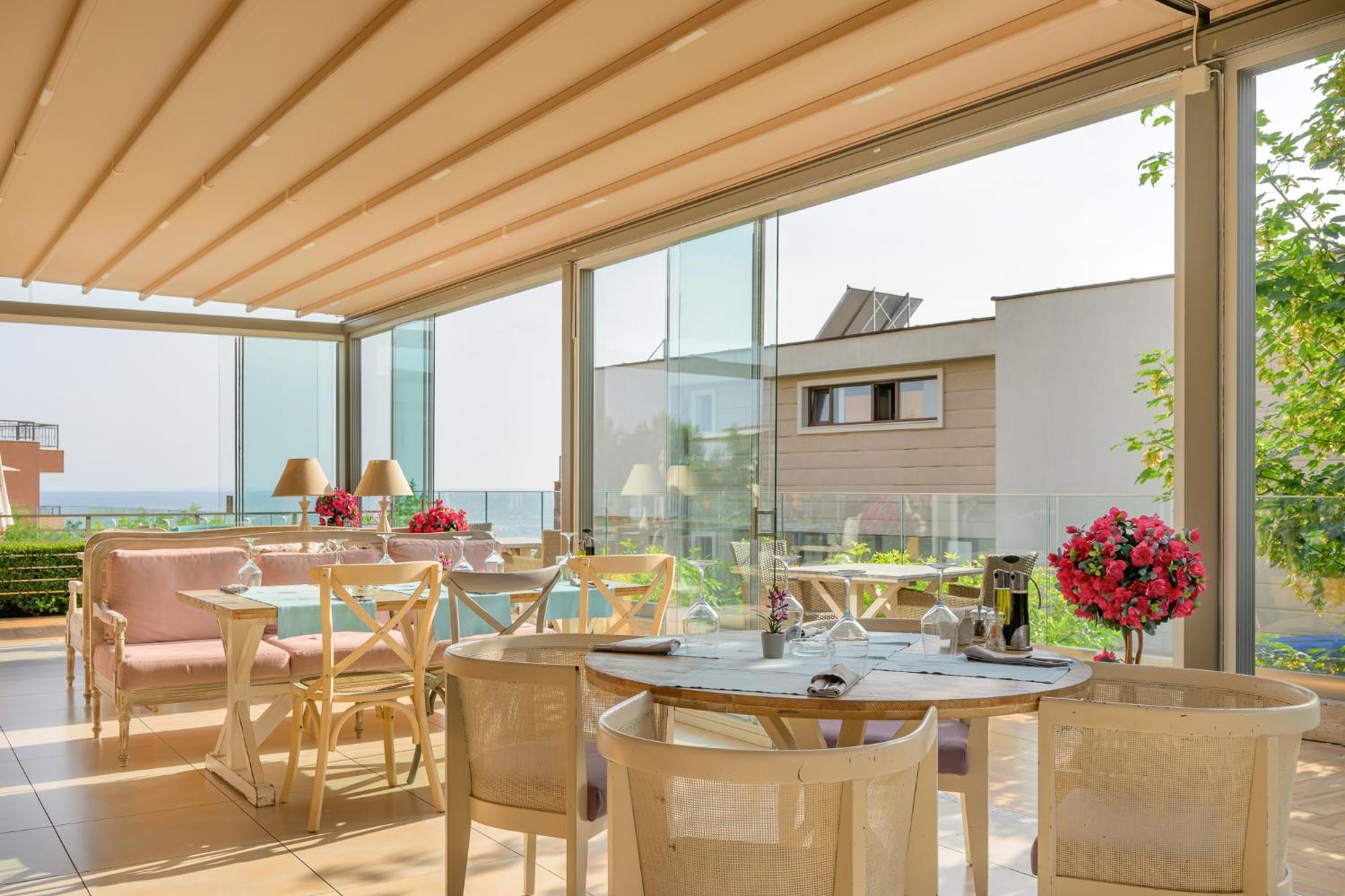 St. Panteleimon Beach Hotel เนเซบาร์ ภายนอก รูปภาพ