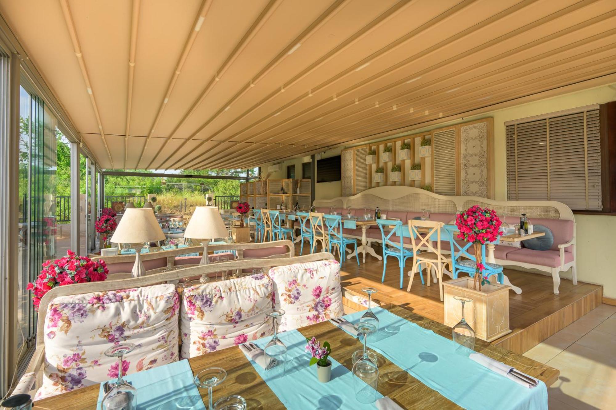 St. Panteleimon Beach Hotel เนเซบาร์ ภายนอก รูปภาพ